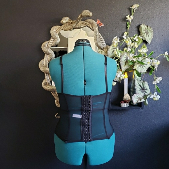 Vintage black and white floral lace bustier - Picture 2 of 3